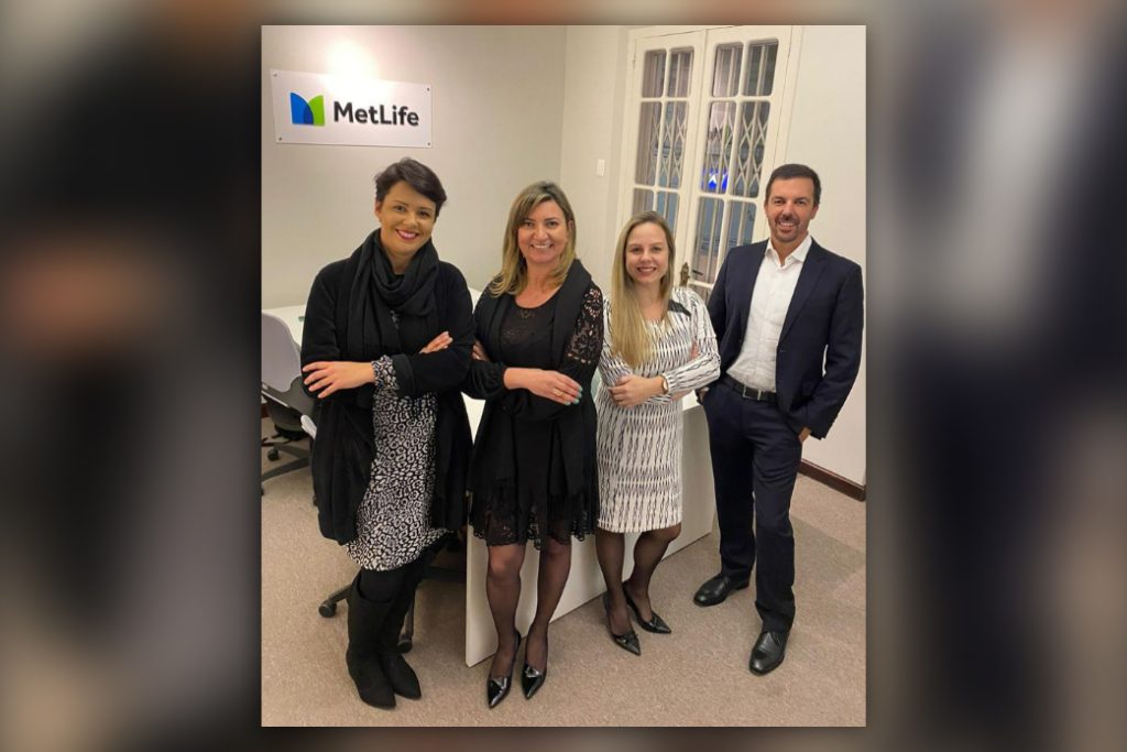 Jussara Andrade, assistente comercial Caxias, Márcia Gasparin, executiva comercial Caxias, Gabriela Geesdorf, gerente regional e Bruno Ciolli, diretor comercial Sul / Divulgação